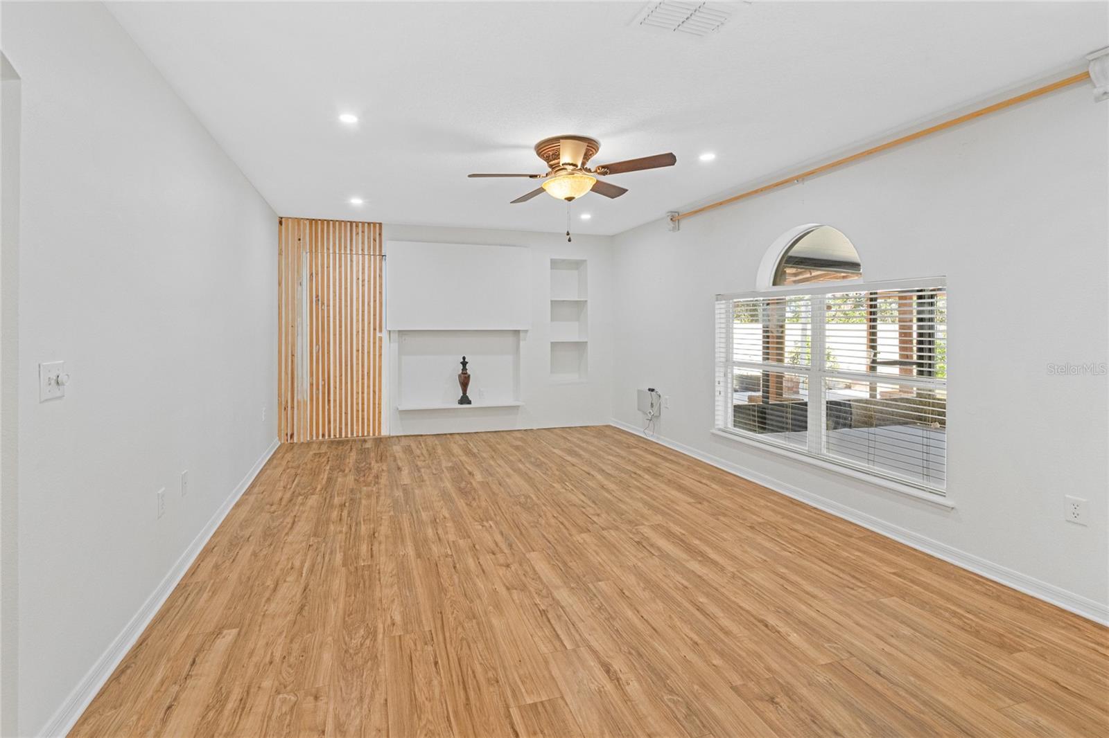 Image 8 of 37 For 31834 Parkdale