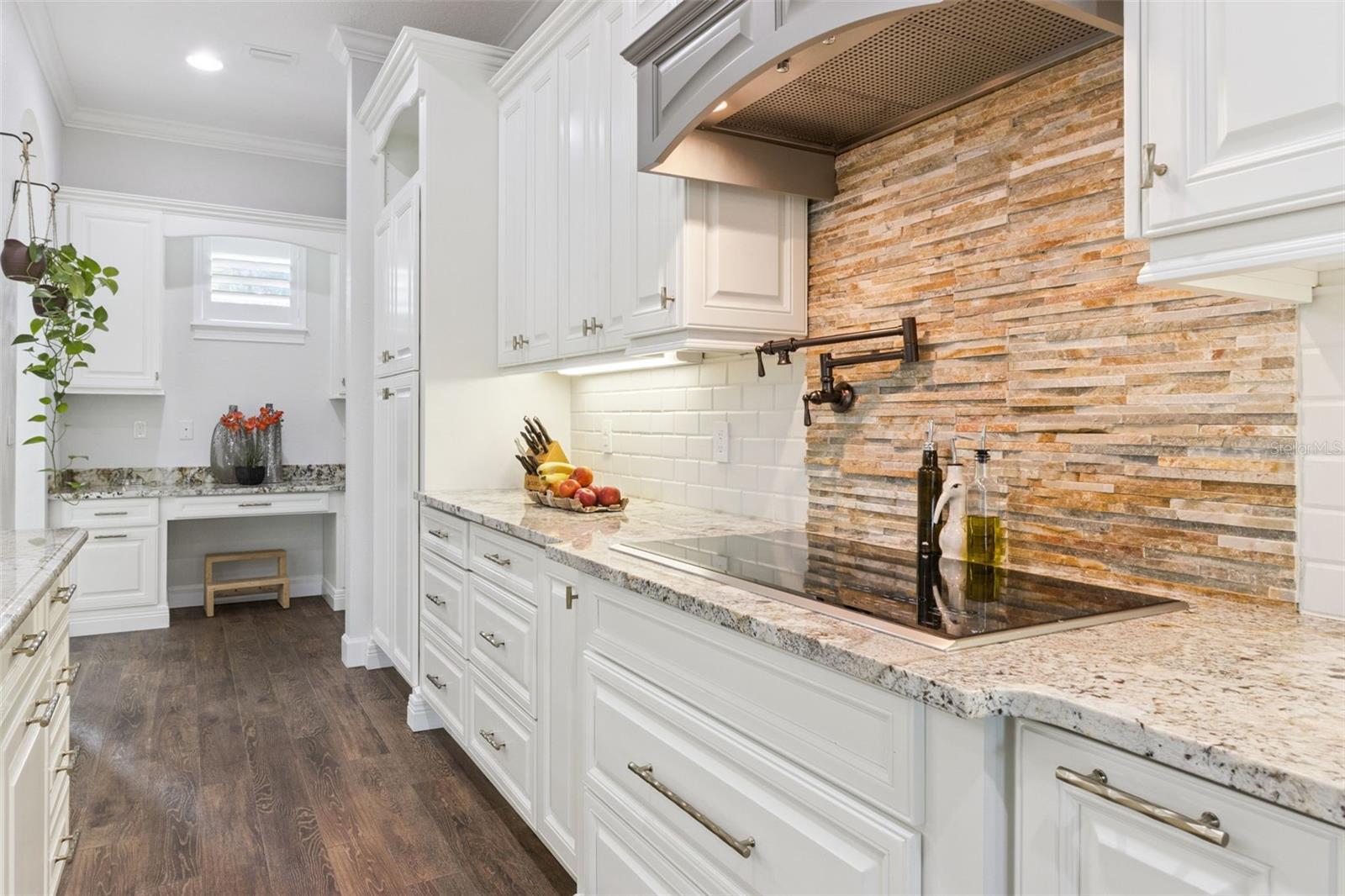 Image 19 of 80 For 14806 Tanja King Boulevard