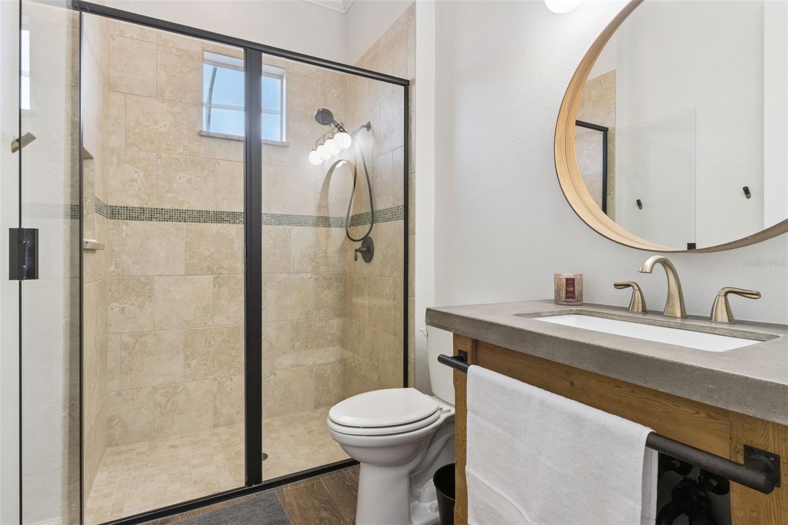 Image 23 of 80 For 14806 Tanja King Boulevard