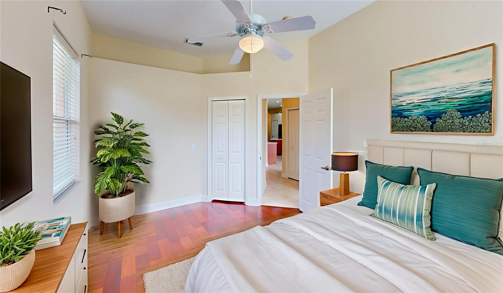 Image 12 of 51 For 586 Huntington Pines Drive