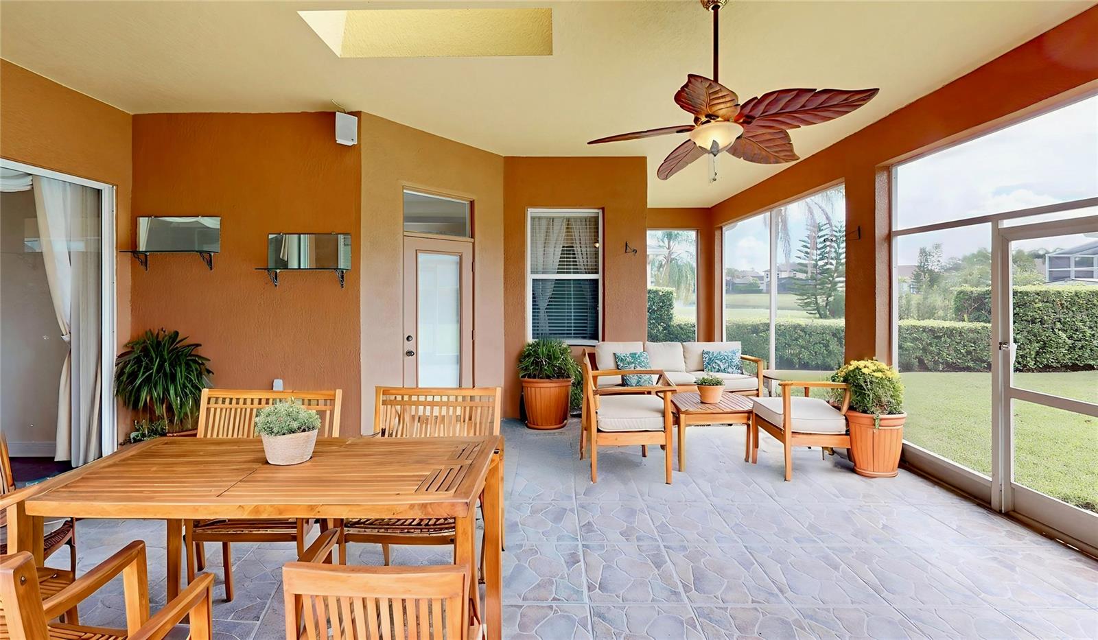 Image 14 of 51 For 586 Huntington Pines Drive