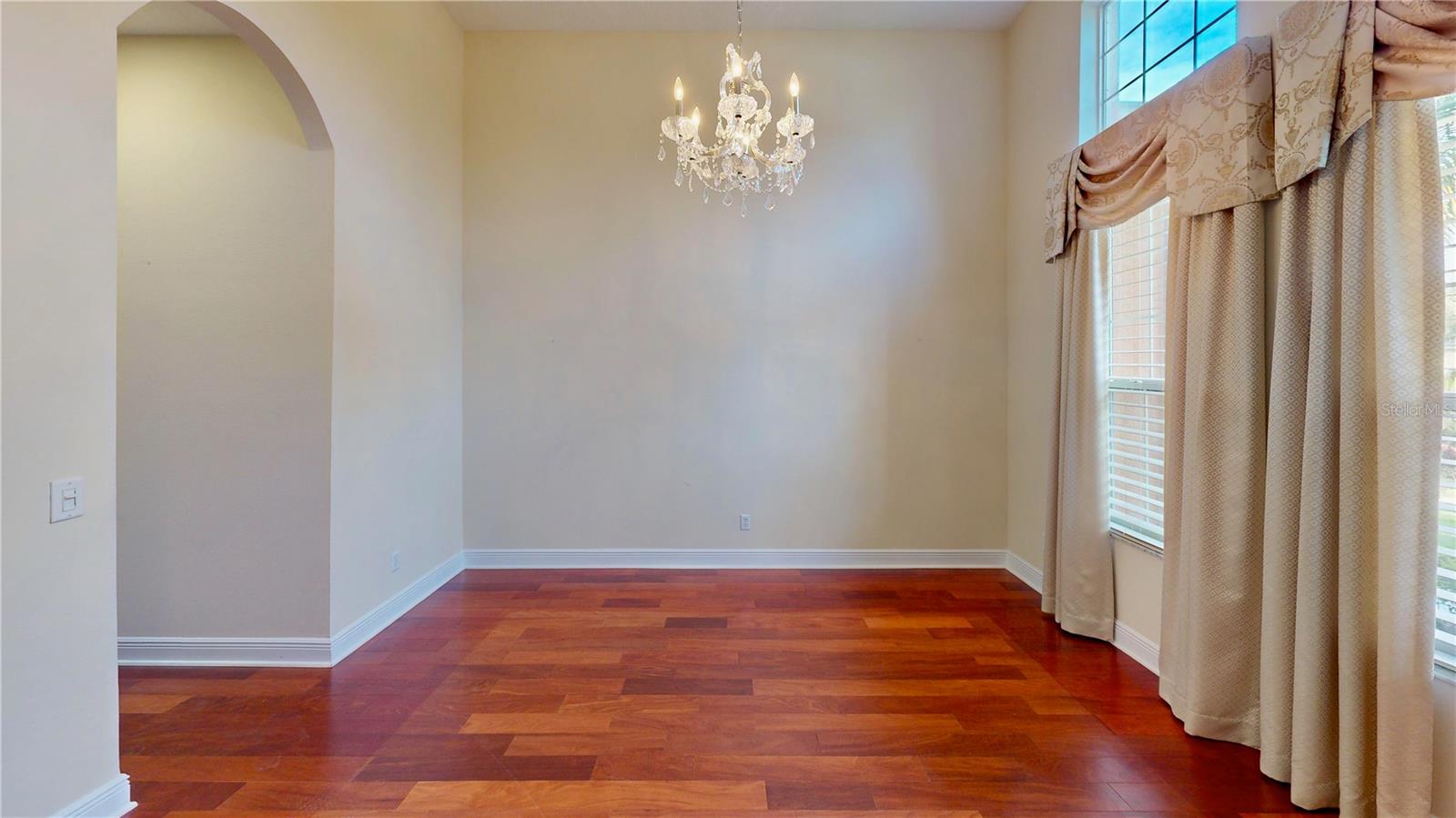 Image 27 of 51 For 586 Huntington Pines Drive