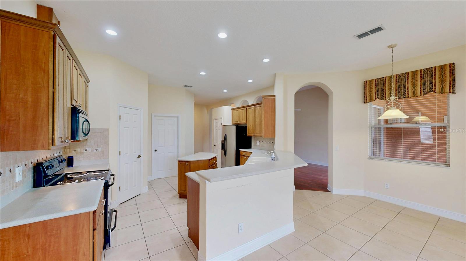 Image 31 of 51 For 586 Huntington Pines Drive