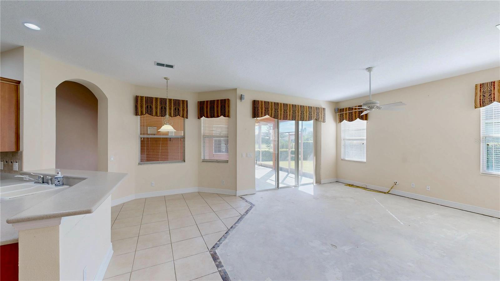 Image 7 of 51 For 586 Huntington Pines Drive