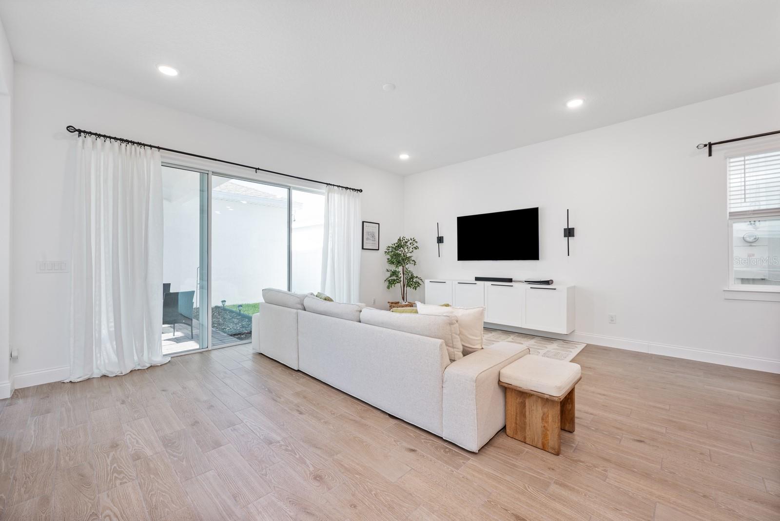 Image 8 of 27 For 12626 Clear Sapphire Drive