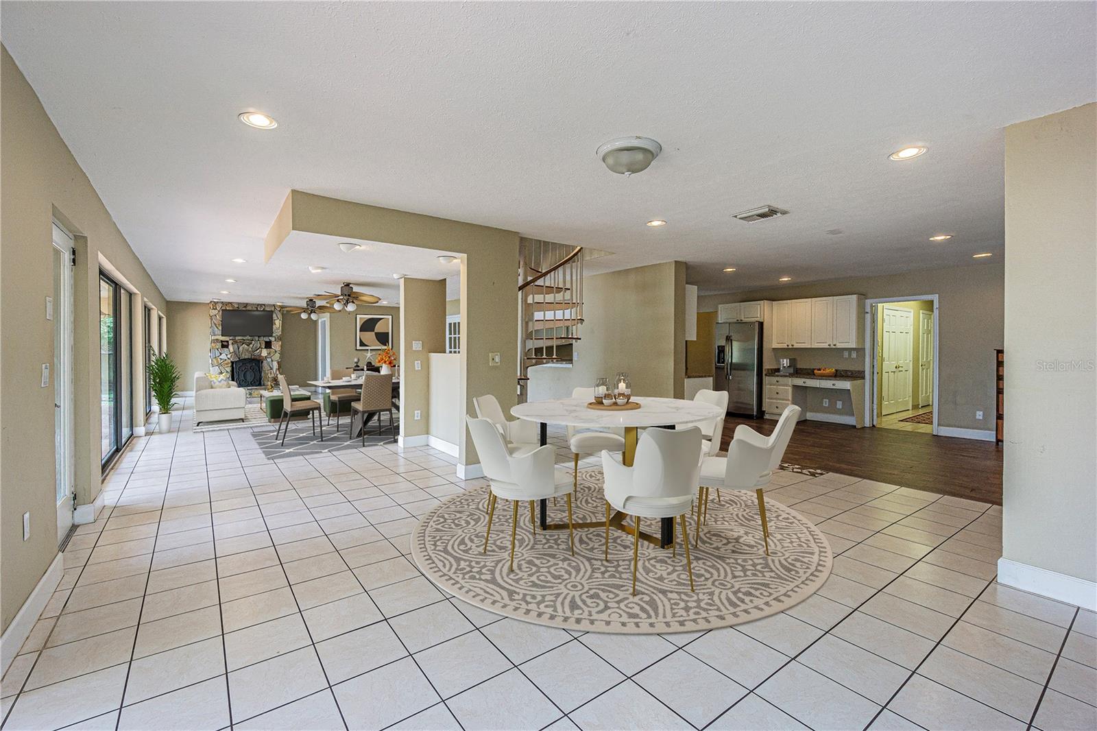 Image 12 of 51 For 18129 Crawley Road 1