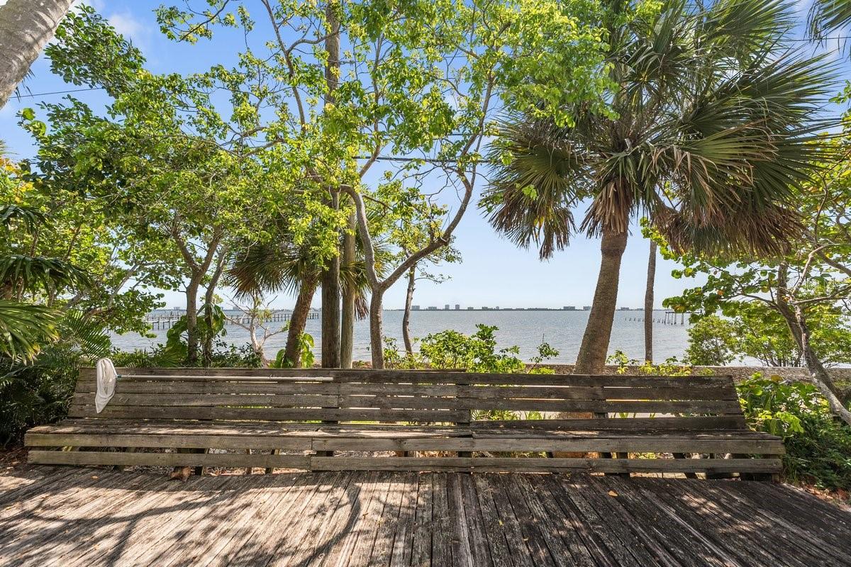 Listing photo id 9 for 13377 Indian River Dr