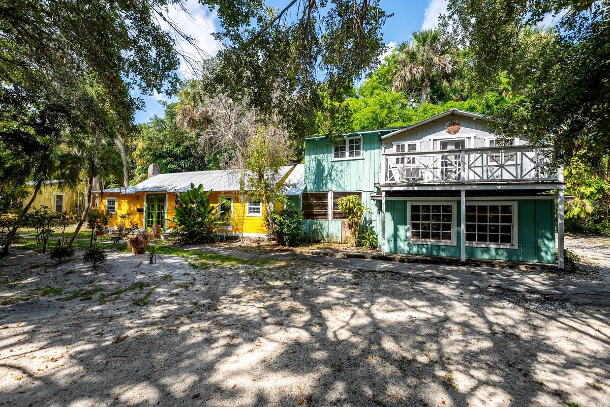 Listing photo id 10 for 13377 Indian River Dr