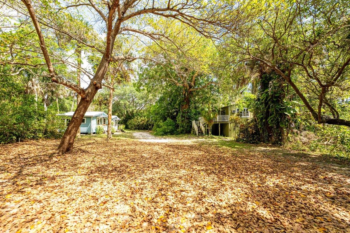 Listing photo id 27 for 13377 Indian River Dr