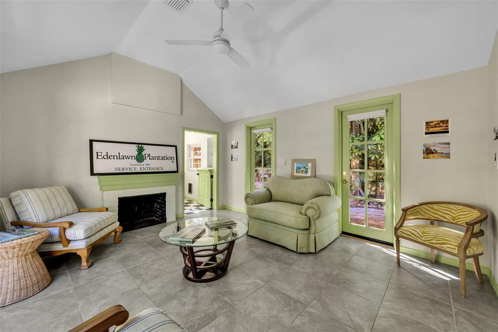 Listing photo id 35 for 13377 Indian River Dr