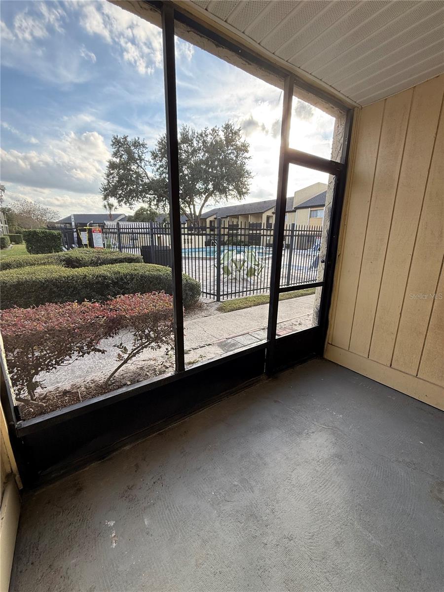 Image 11 of 14 For 942 Lake Destiny Road B