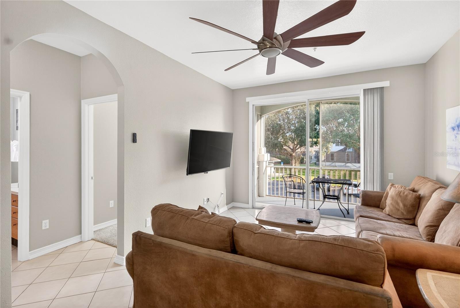 Image 14 of 52 For 8101 Coconut Palm Way 203