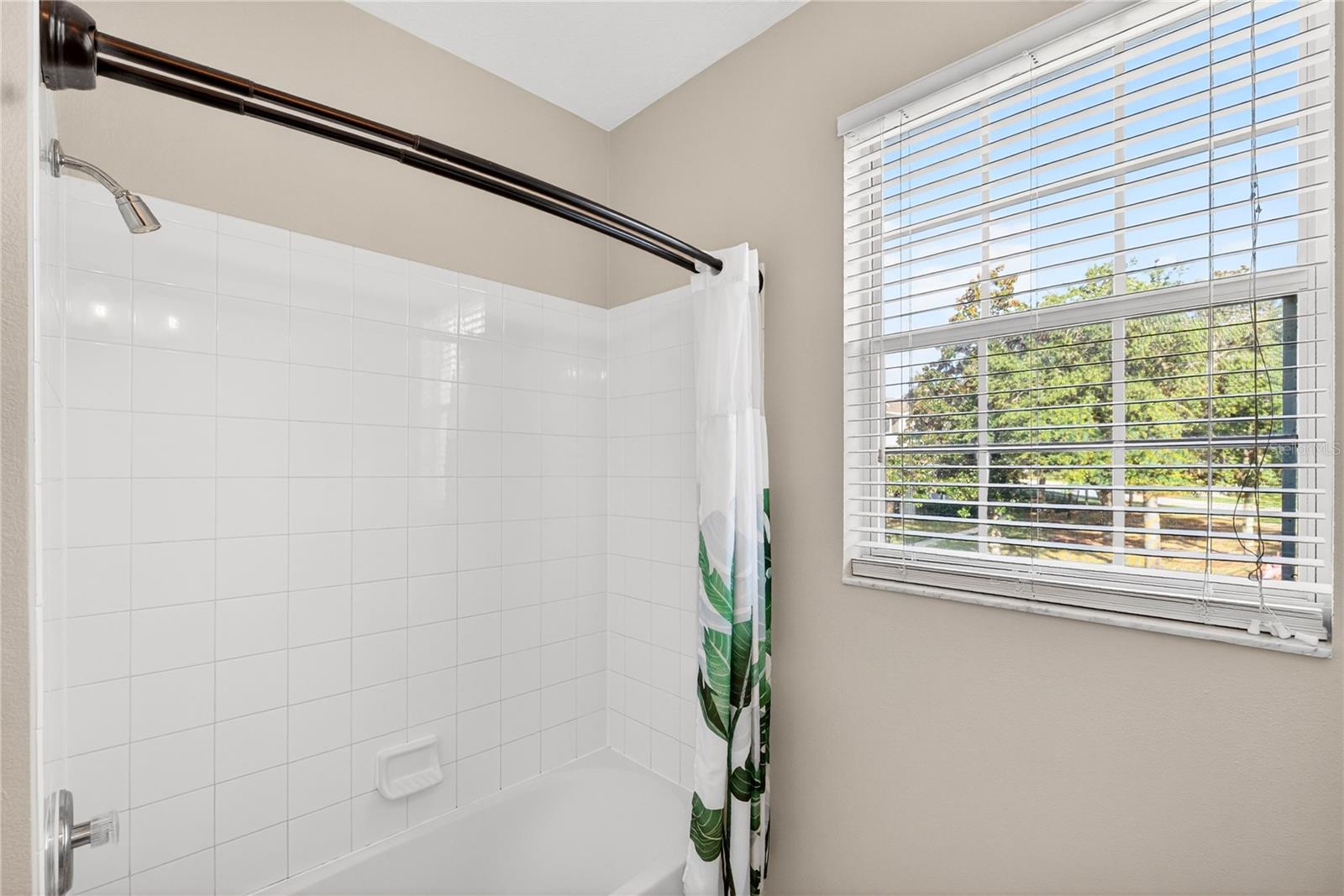 Image 28 of 52 For 8101 Coconut Palm Way 203