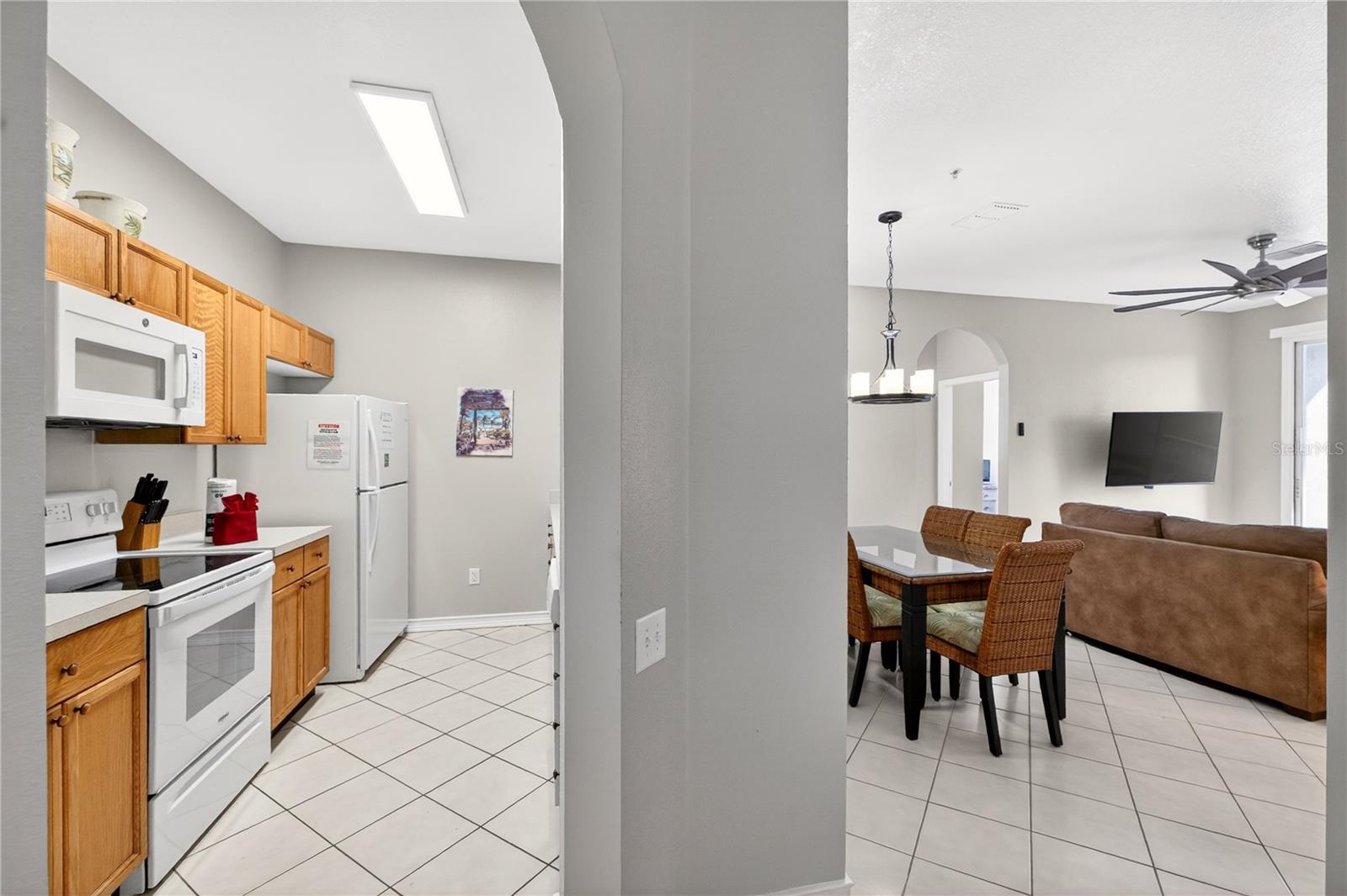 Image 6 of 52 For 8101 Coconut Palm Way 203