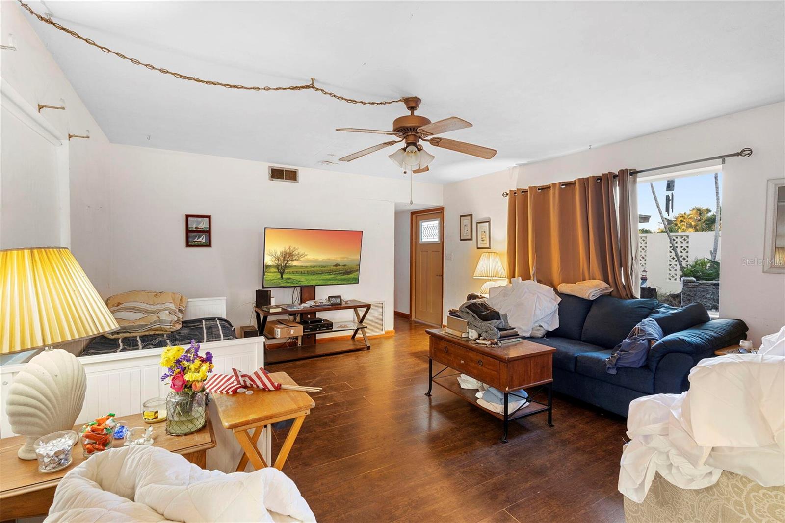 Image 5 of 23 For 1132 Pinetree Drive