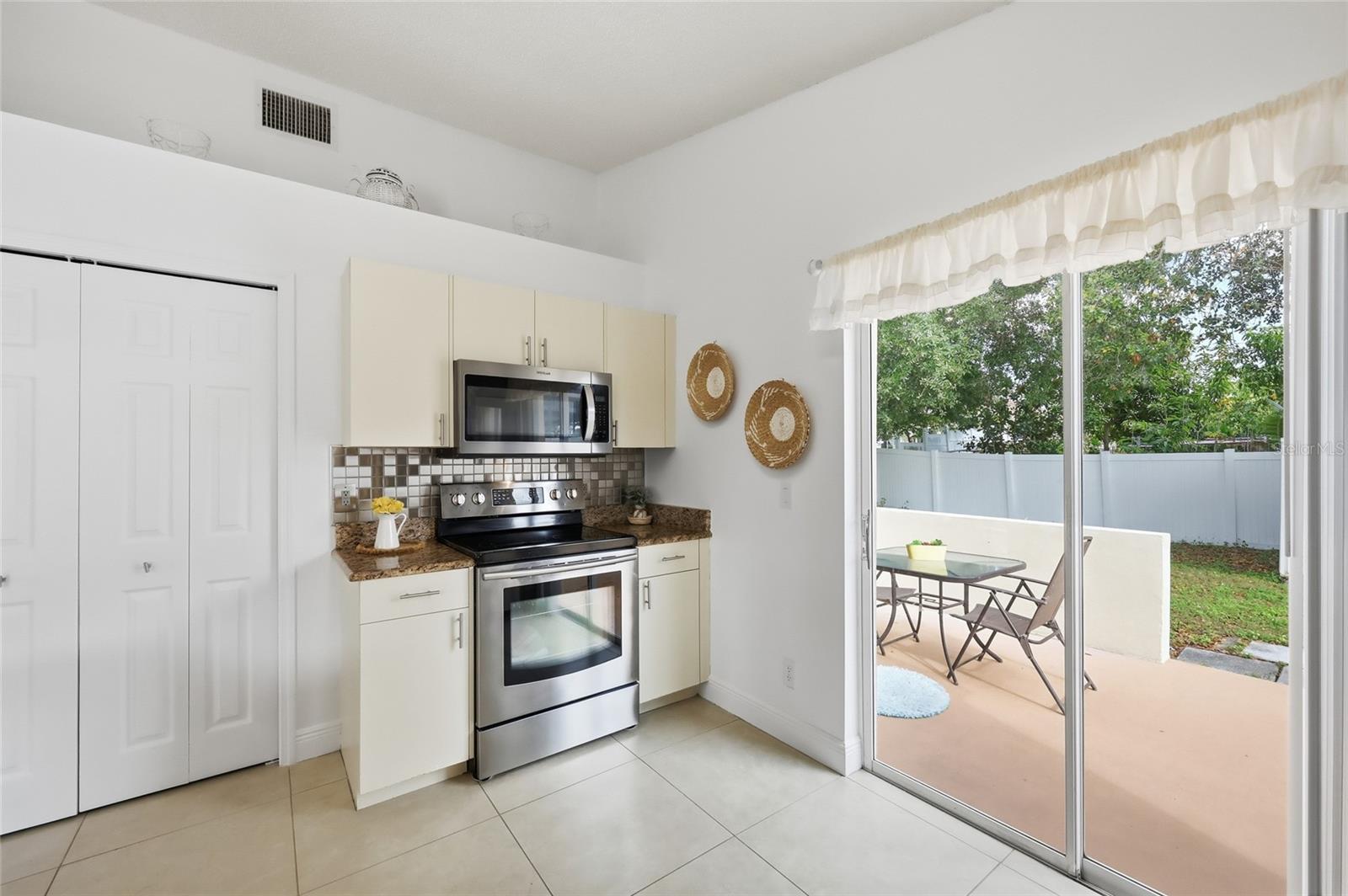 Image 16 of 49 For 1145 Great Shady Lane