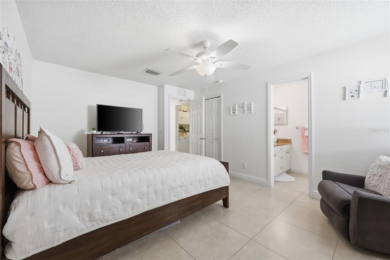 Image 25 of 49 For 1145 Great Shady Lane