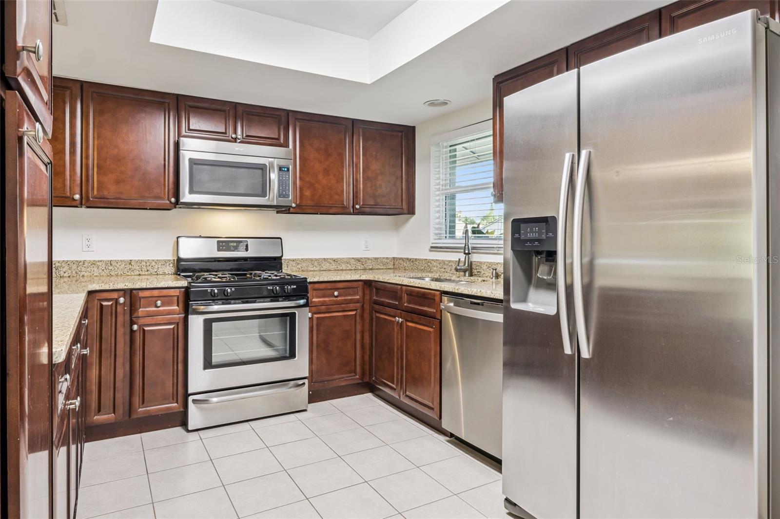 Image 14 of 43 For 5119 Lazy Lake Circle