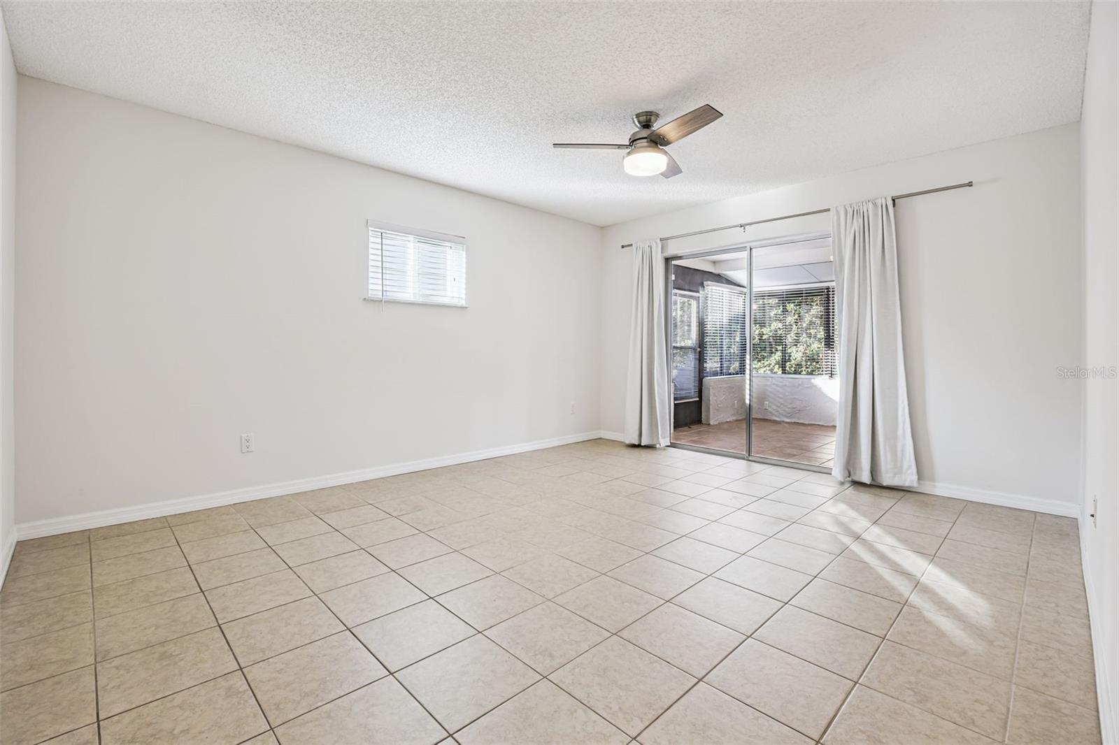 Image 17 of 43 For 5119 Lazy Lake Circle