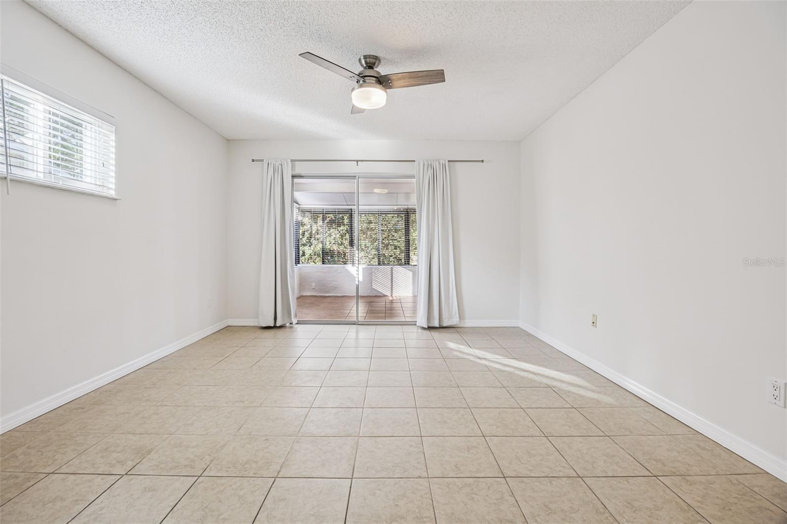 Image 19 of 43 For 5119 Lazy Lake Circle