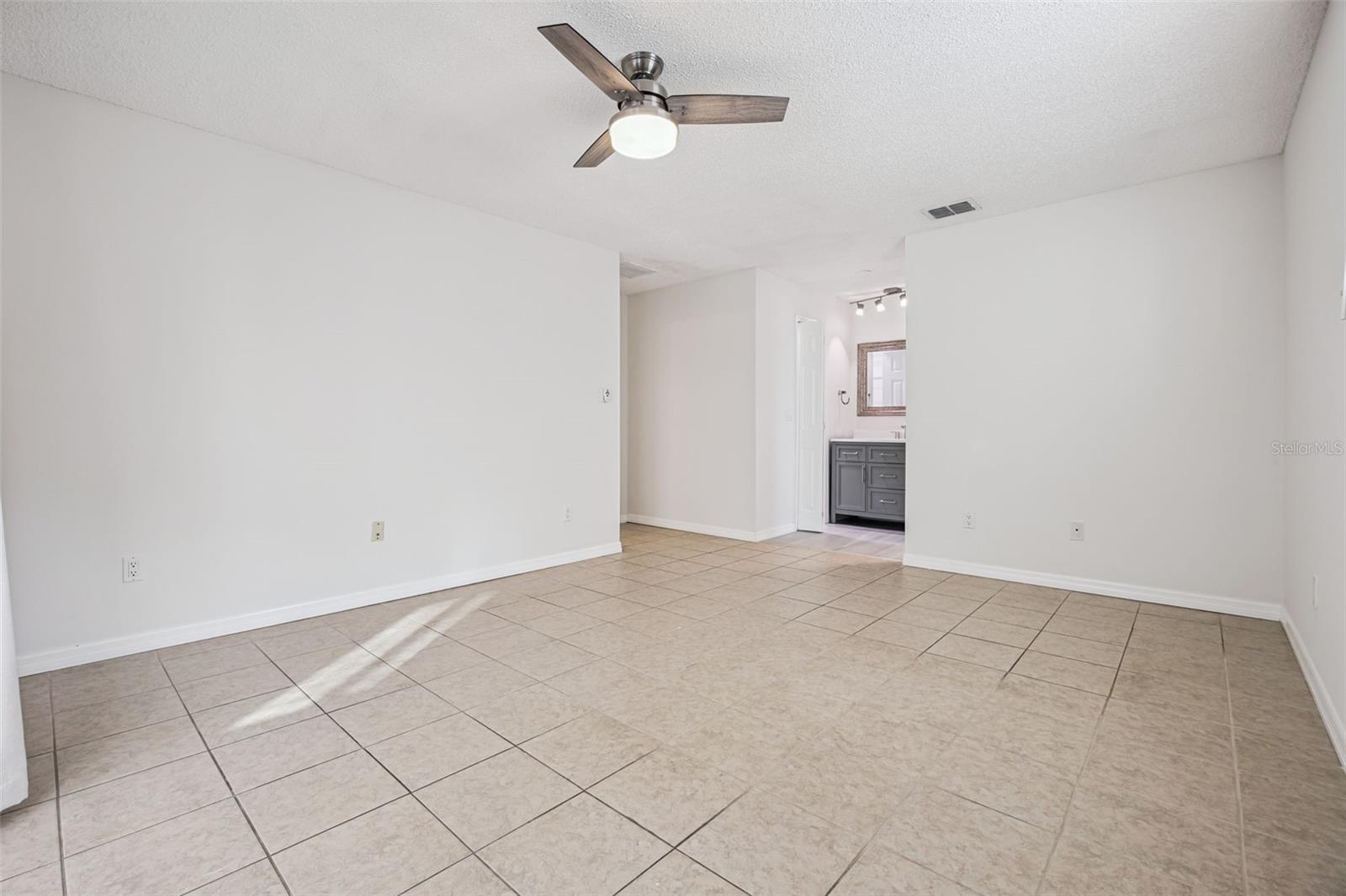 Image 20 of 43 For 5119 Lazy Lake Circle