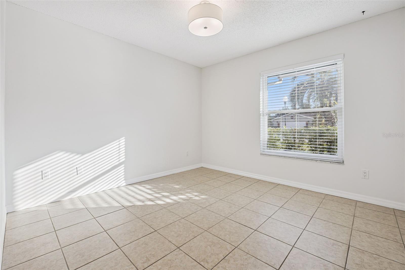 Image 28 of 43 For 5119 Lazy Lake Circle