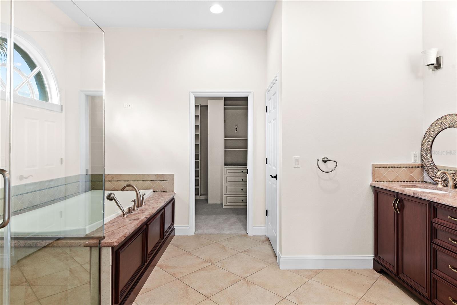 Image 24 of 44 For 519 Park North Court