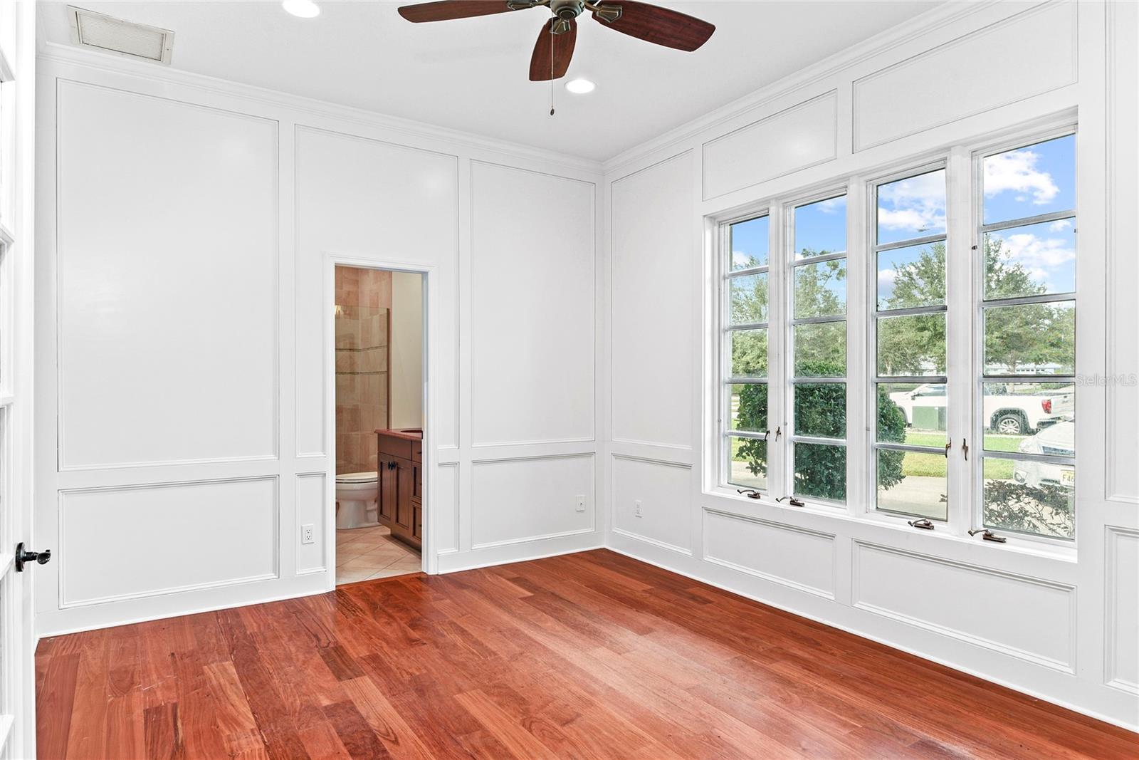 Image 28 of 44 For 519 Park North Court