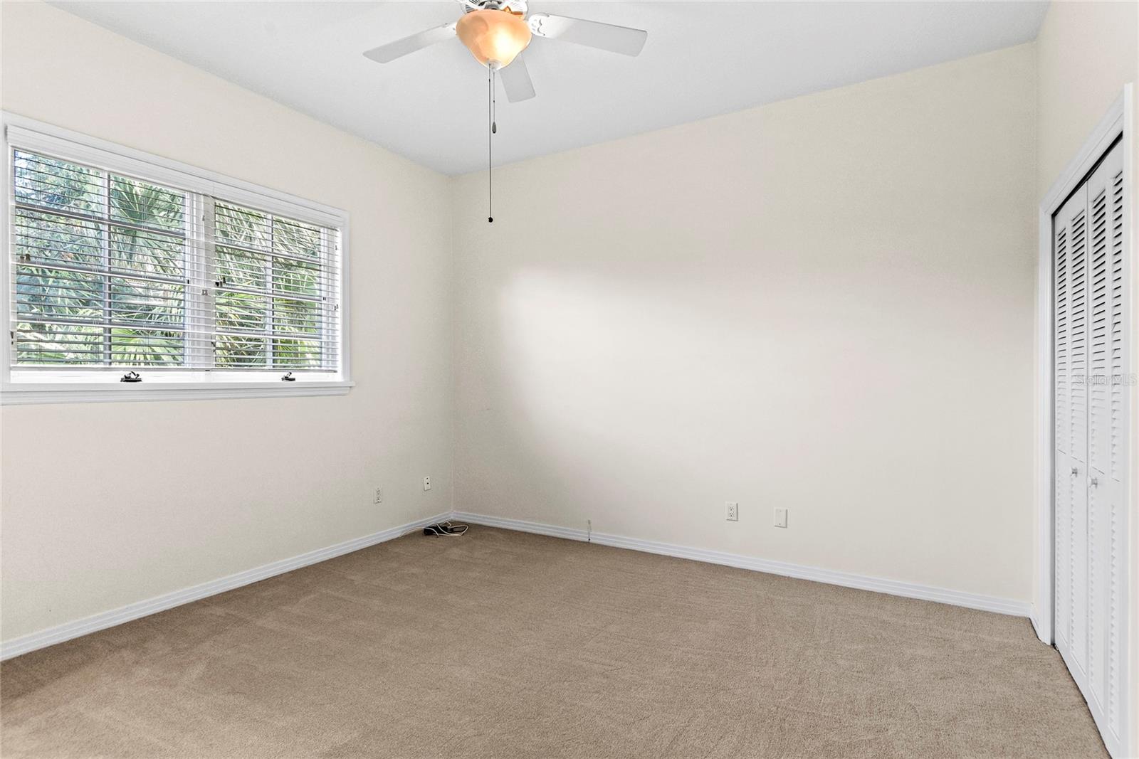 Image 34 of 44 For 519 Park North Court