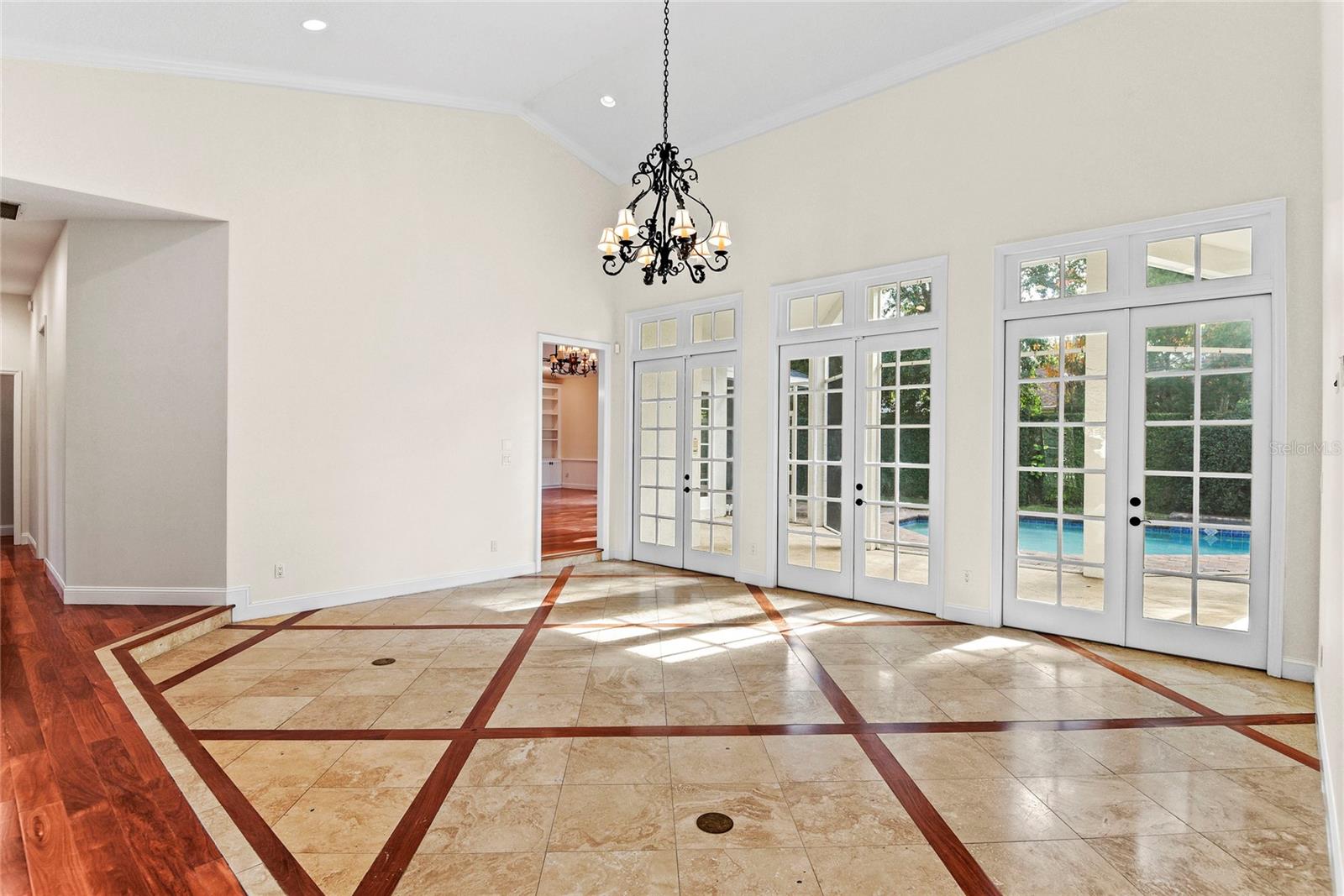 Image 5 of 44 For 519 Park North Court