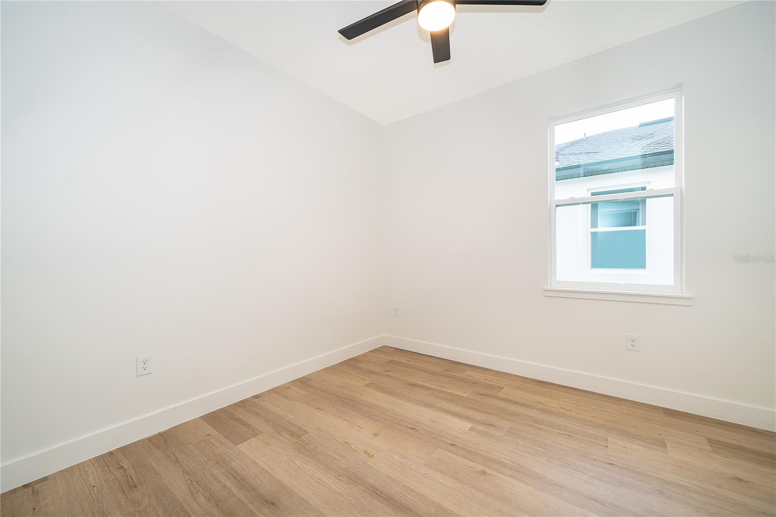 Image 15 of 27 For 1240 Votaw  