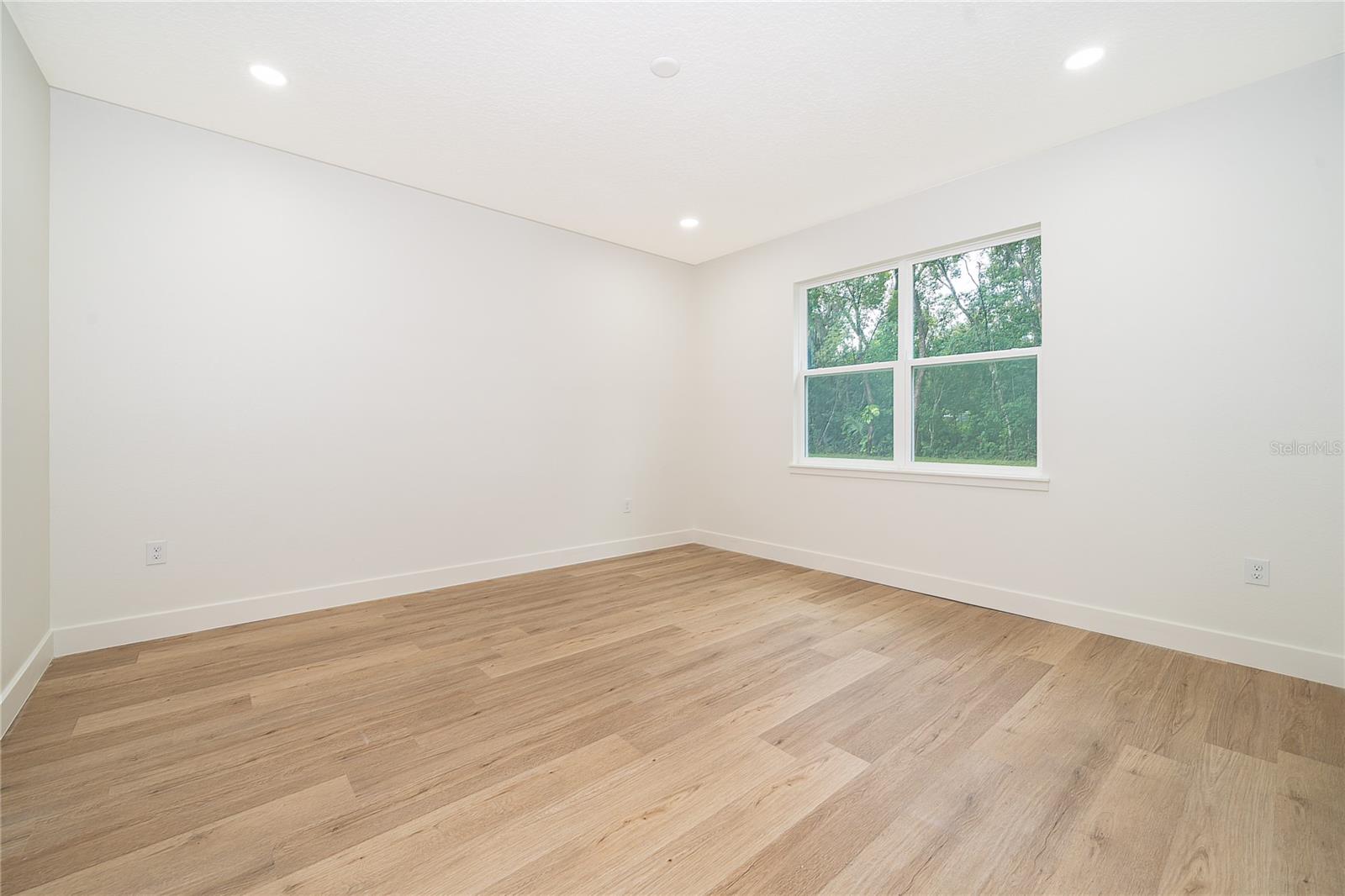 Image 18 of 27 For 1240 Votaw  