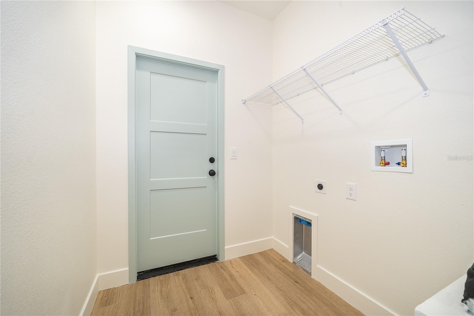 Image 20 of 27 For 1240 Votaw  