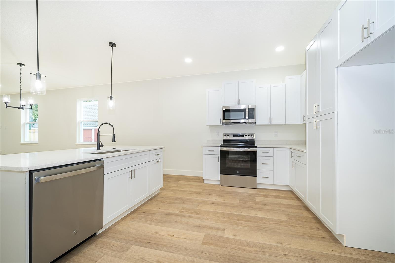 Image 7 of 27 For 1240 Votaw  