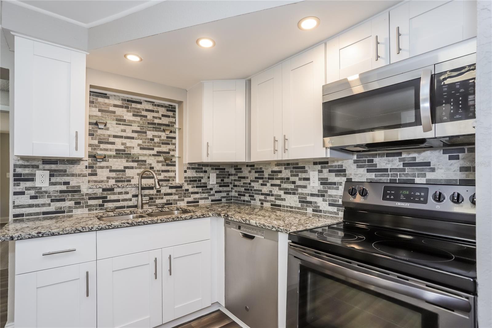 Image 5 of 16 For 1960 Cecil Street