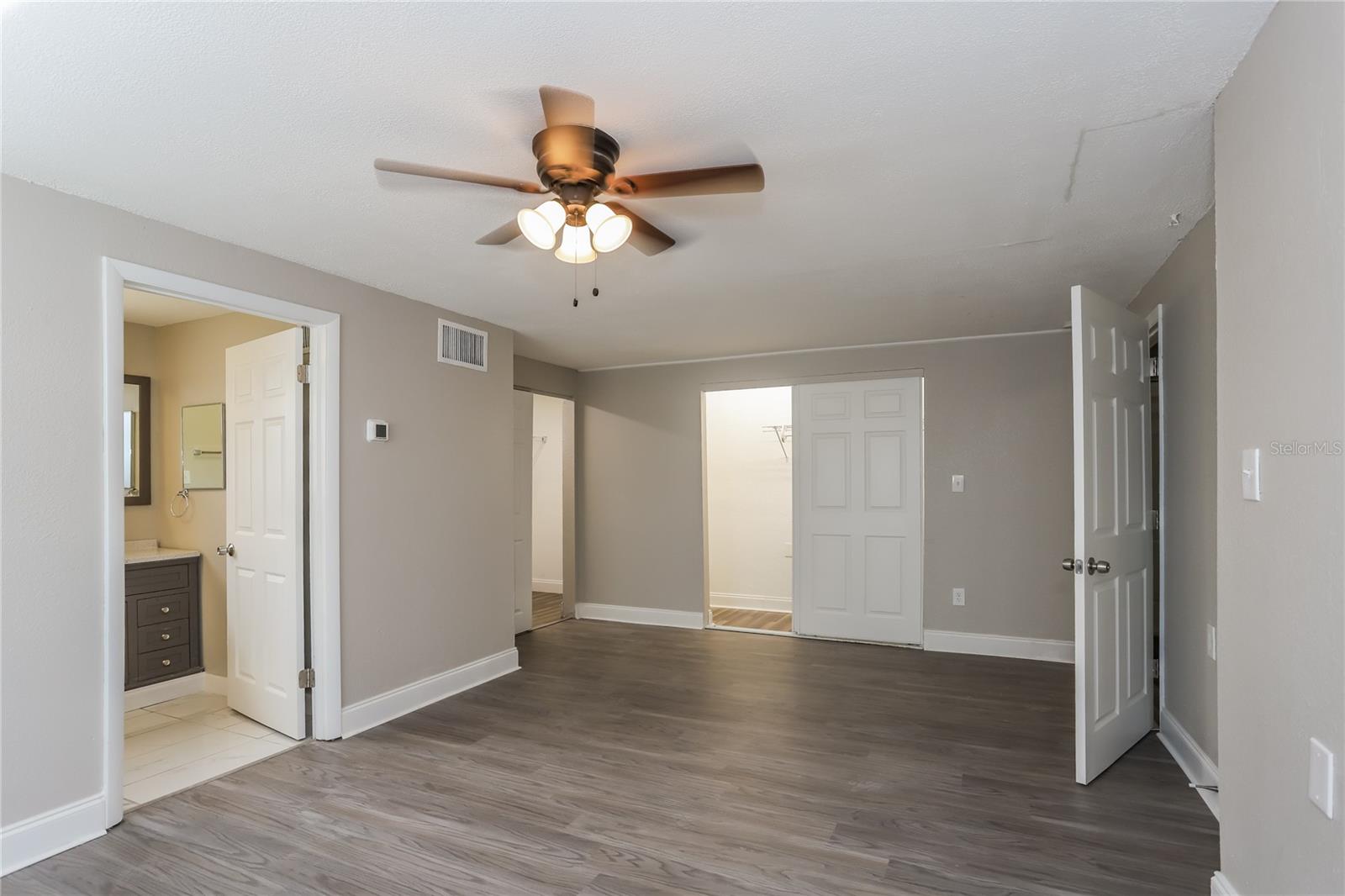 Image 8 of 16 For 1960 Cecil Street