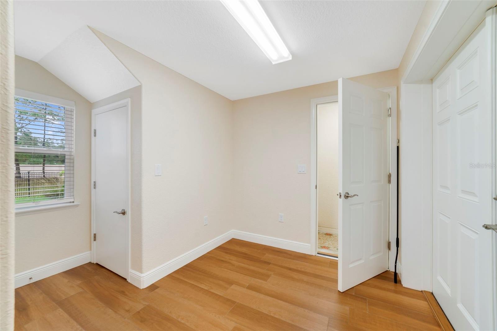 Image 19 of 30 For 1167 Motorcoach Drive