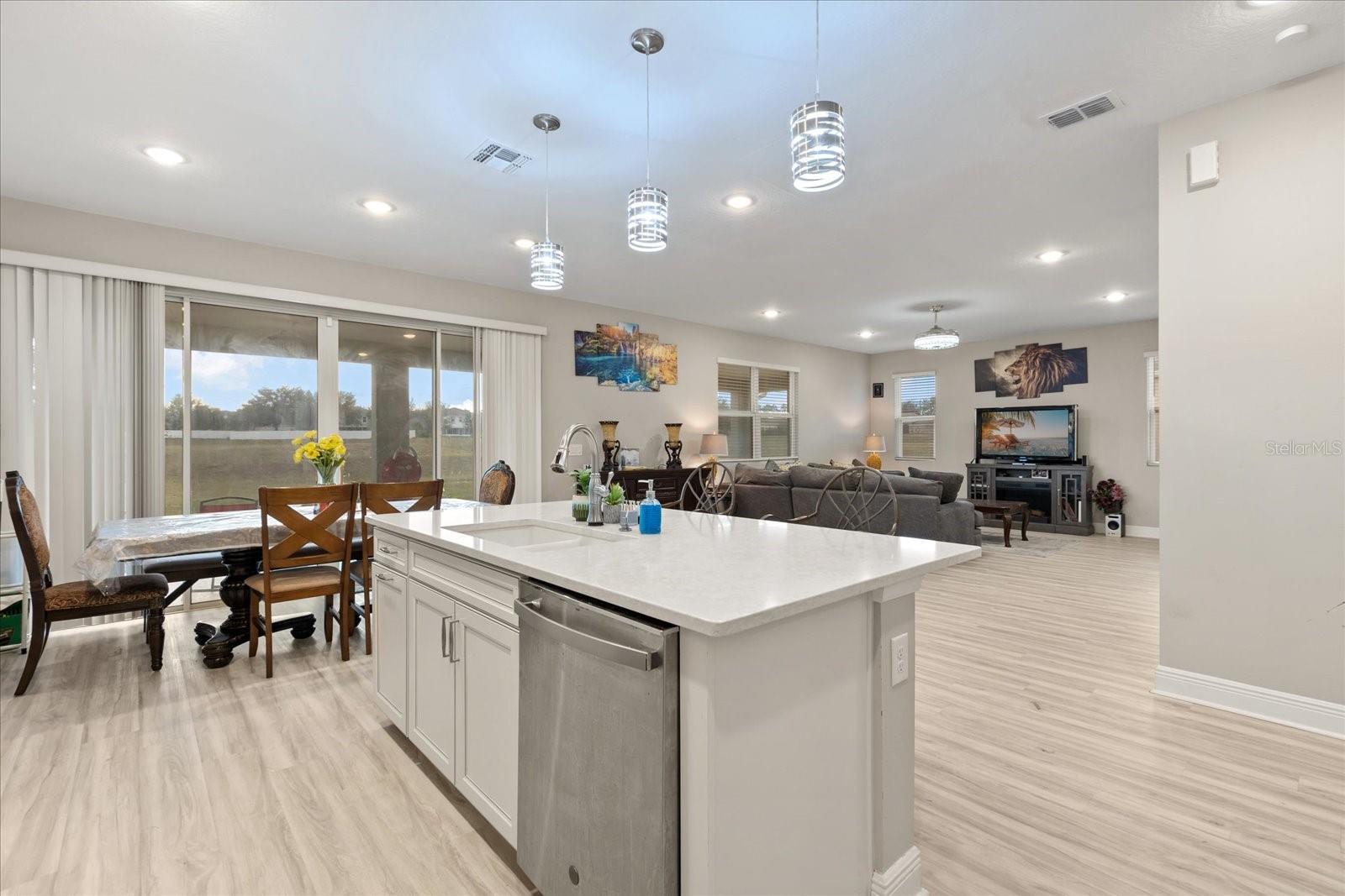 Image 6 of 18 For 31707 Broadwater Avenue