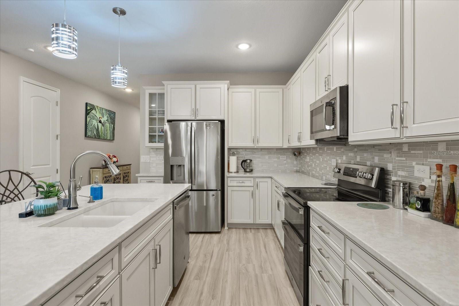 Image 8 of 18 For 31707 Broadwater Avenue