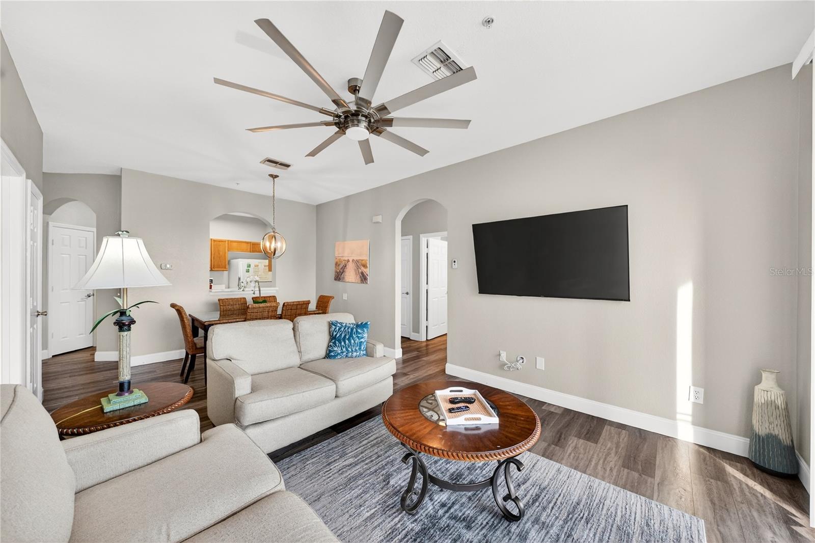 Image 14 of 47 For 8105 Coconut Palm Way 203