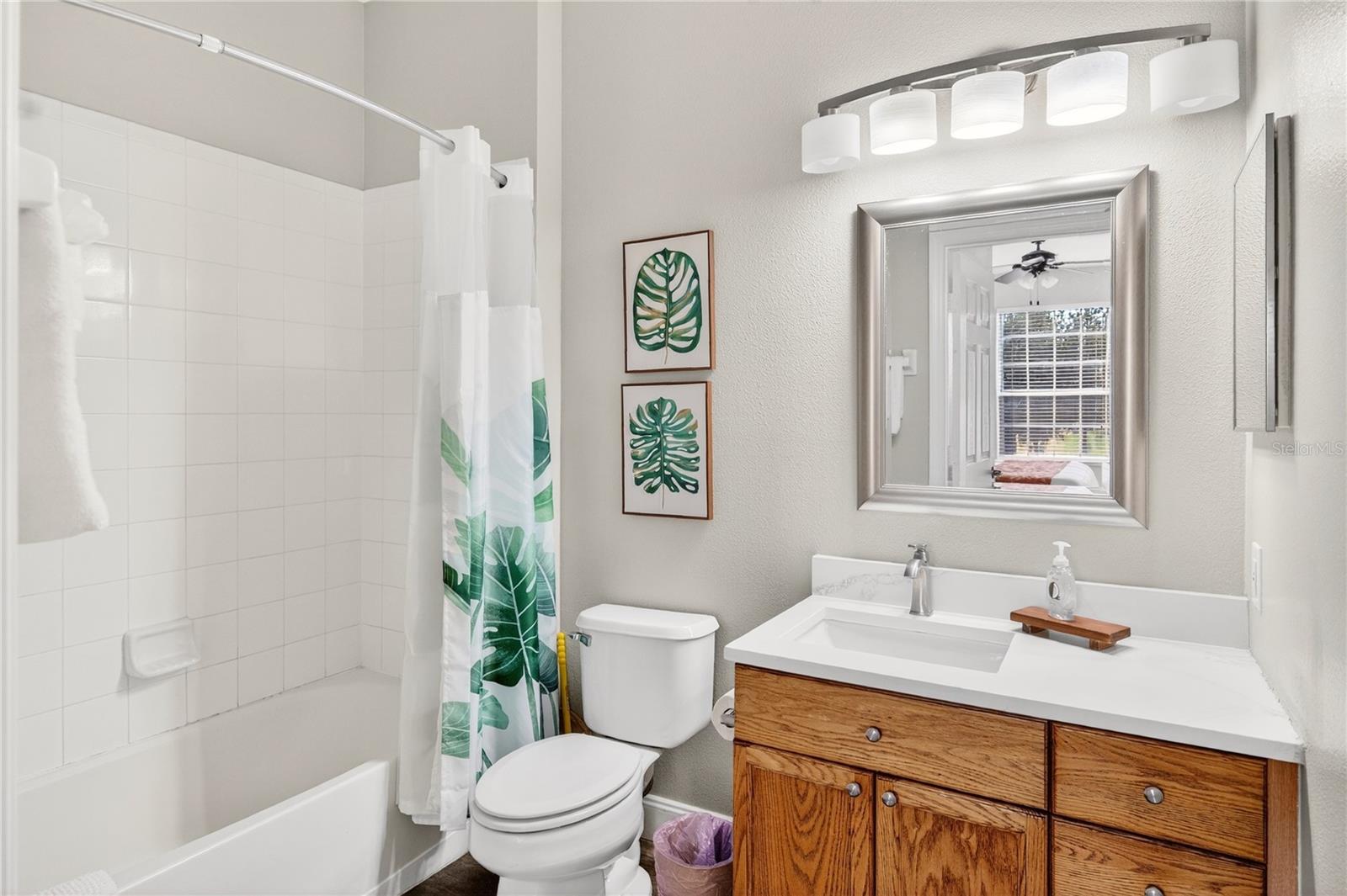 Image 19 of 47 For 8105 Coconut Palm Way 203