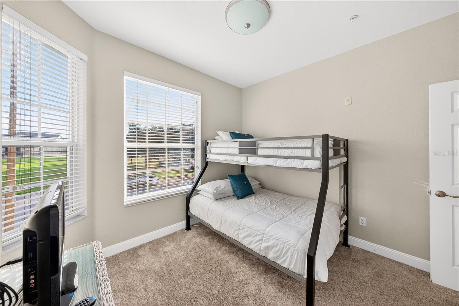 Image 23 of 47 For 8105 Coconut Palm Way 203