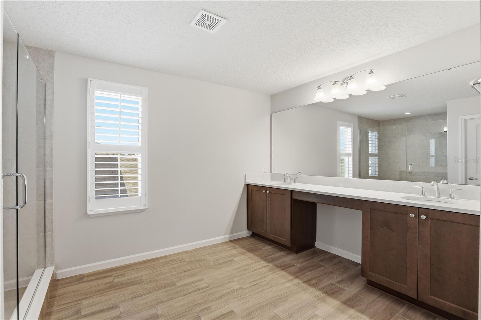 Image 25 of 52 For 3610 Arbordale Loop