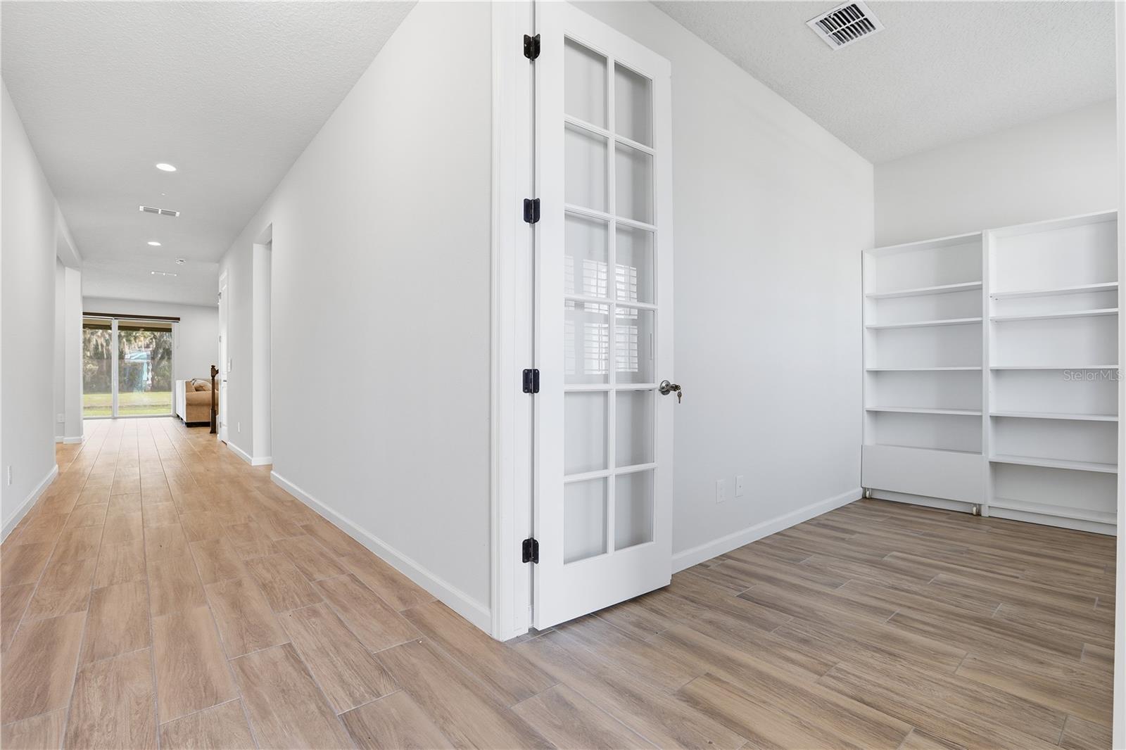 Image 3 of 52 For 3610 Arbordale Loop