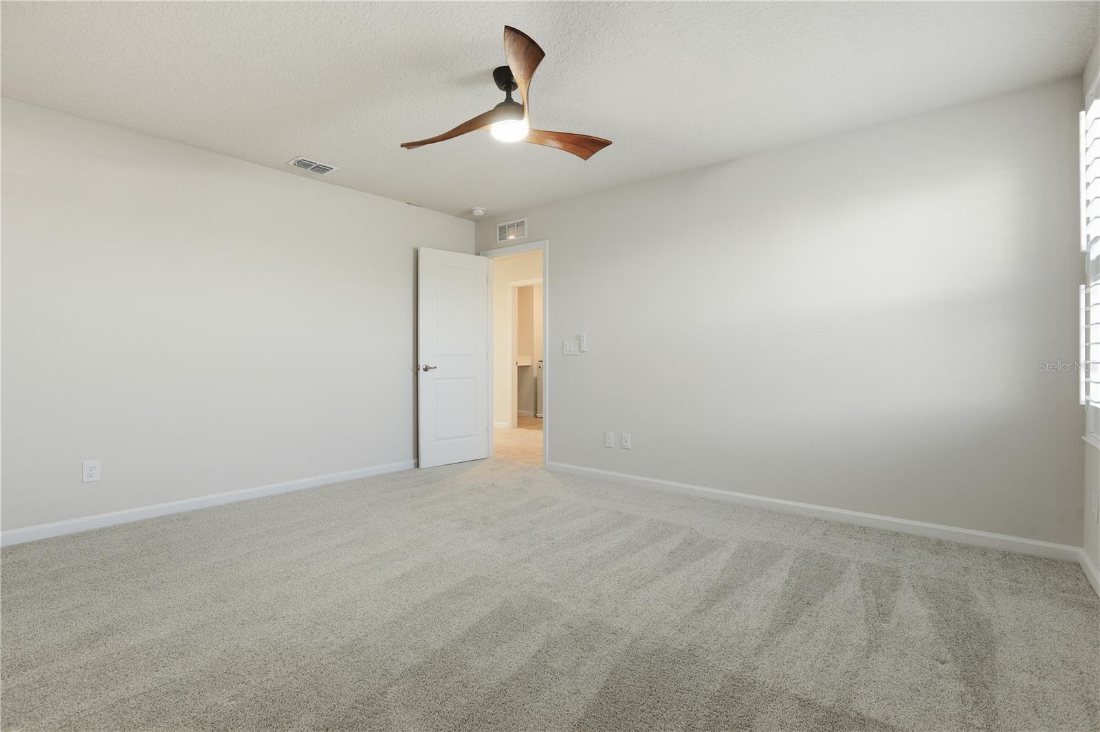 Image 32 of 52 For 3610 Arbordale Loop