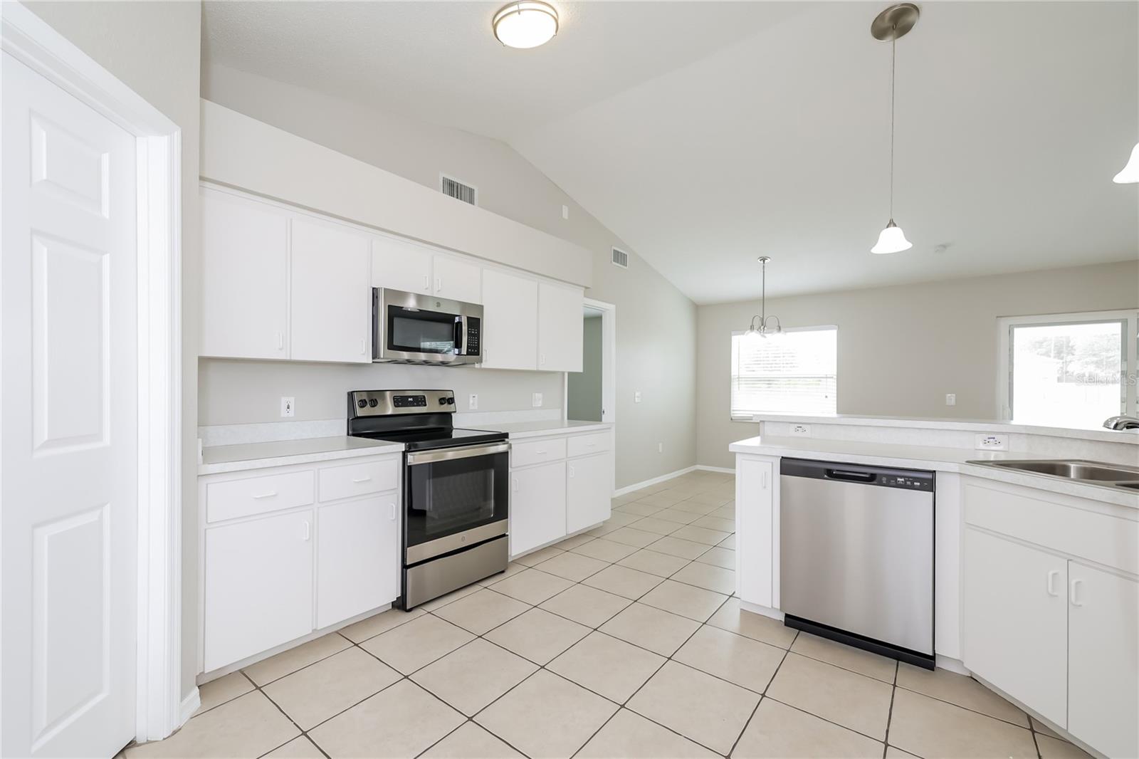 Image 6 of 16 For 102 Ashley Loop