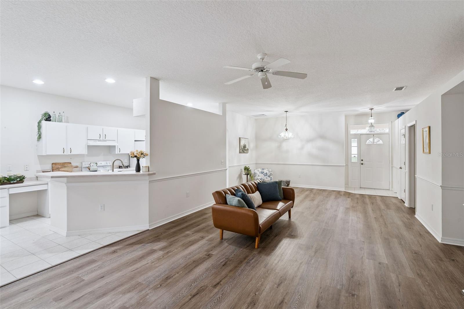 Image 10 of 26 For 390 Foxhill Drive