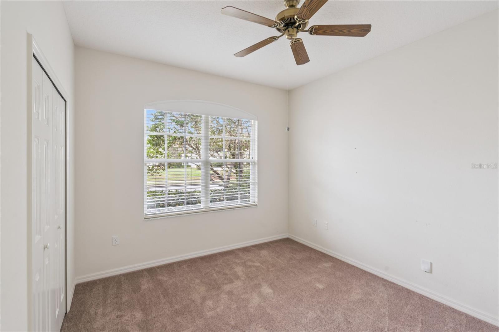 Image 19 of 26 For 390 Foxhill Drive