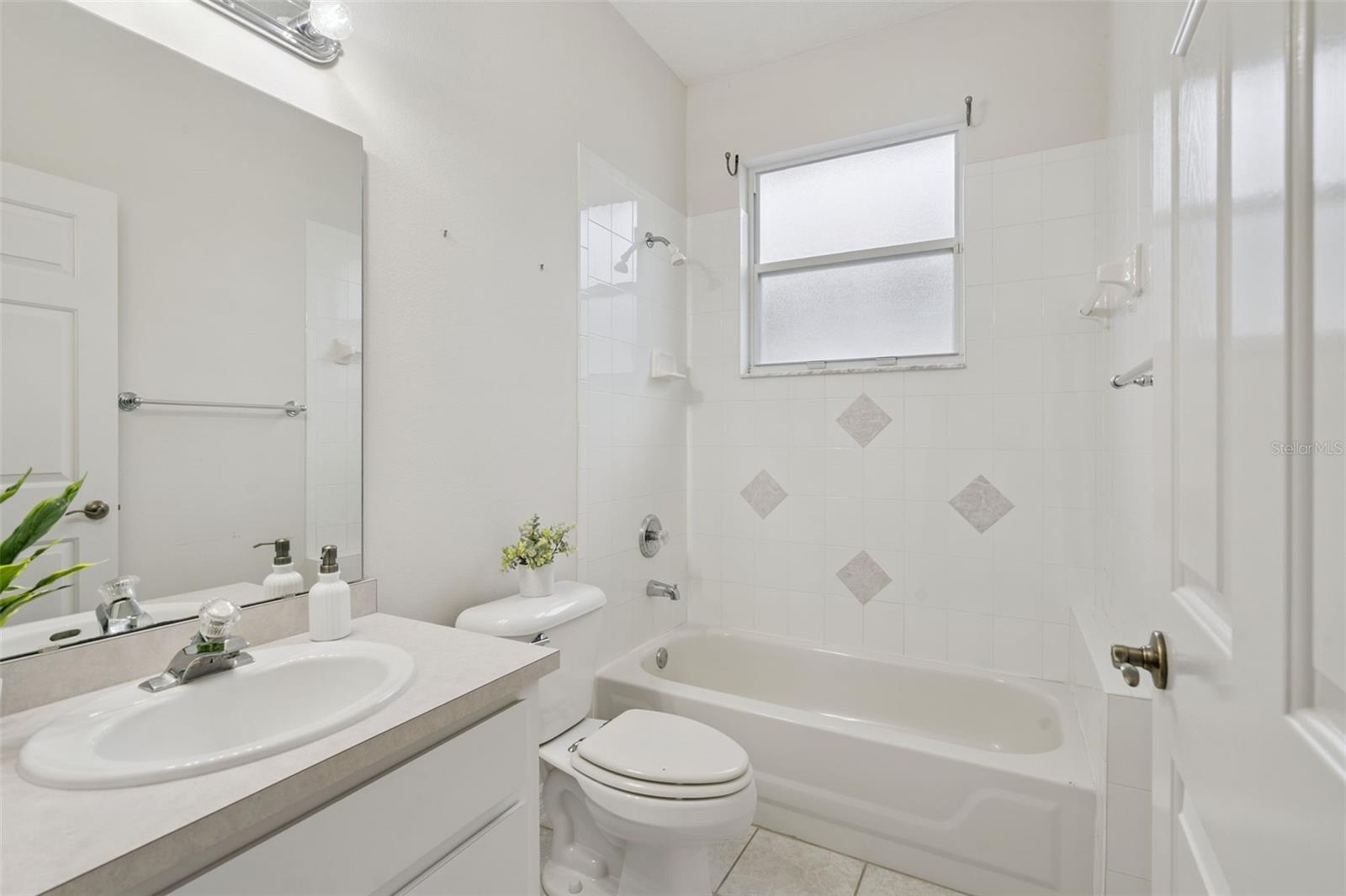 Image 22 of 26 For 390 Foxhill Drive