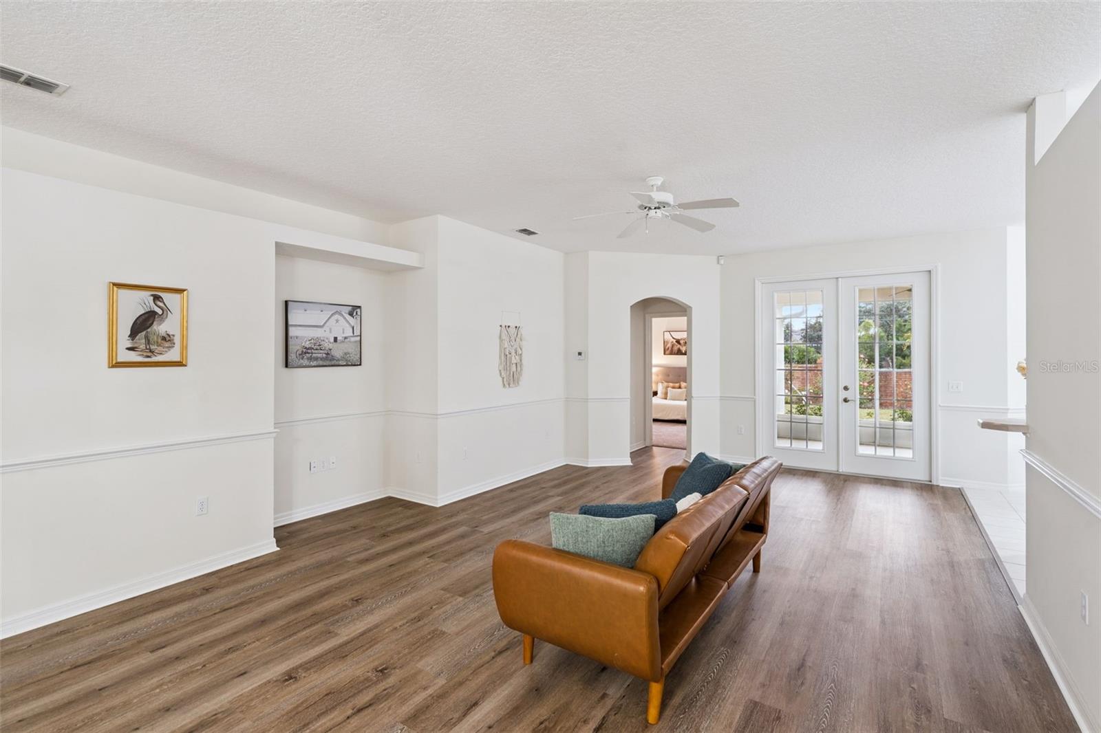 Image 4 of 26 For 390 Foxhill Drive